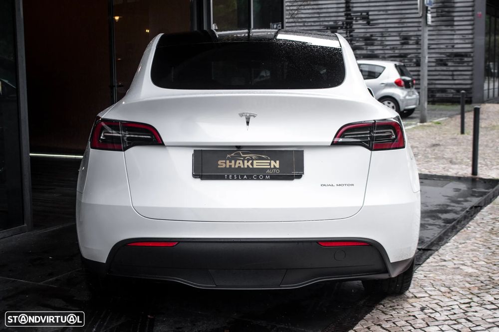 Tesla Model Y Long Range Dual Motor AWD - 8