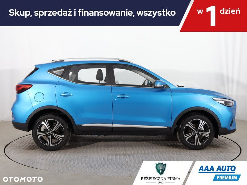 MG ZS - 8