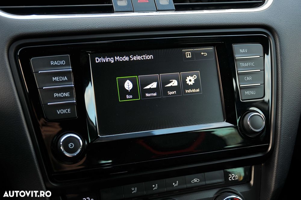 Skoda Octavia 2.0 TDI (Green tec) DSG RS - 23