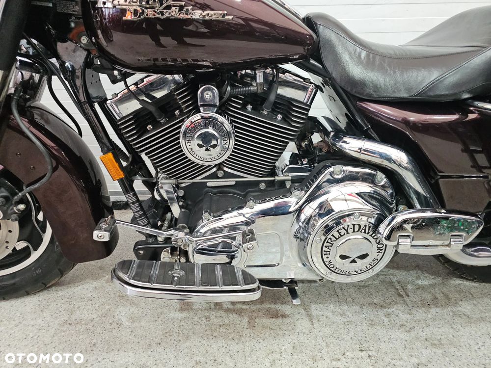 Harley-Davidson Touring Street Glide - 14