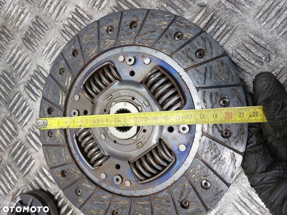 SPRZĘGŁO TARCZA + DOCISK + ŁOŻYSKO OPOROWE KIA CEED I 1.4 16V - 8