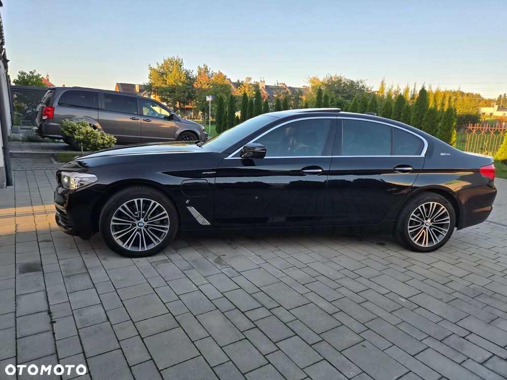 BMW Seria 5 530e iPerformance Luxury Line - 8