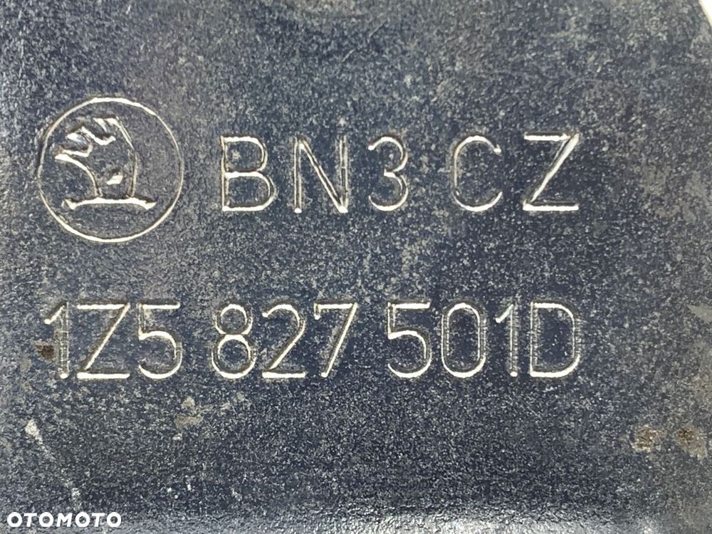 ZAMEK KLAPY TYŁ  SKODA OCTAVIA II Combi (1Z5) 2004 - 2013 1.6 75 kW [102 KM] benzyna 2004 - 2013 - 4