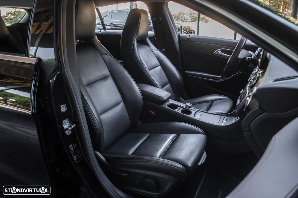 Mercedes-Benz CLA 200 d 4Matic 7G-DCT - 19