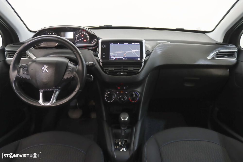 Peugeot 208 1.2 PureTech Signature EAT6 - 6