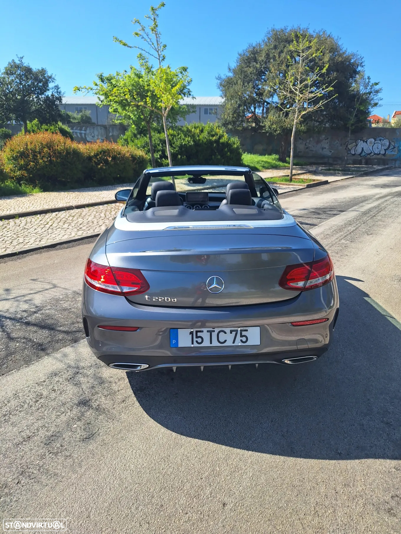 Mercedes-Benz 220 - 13