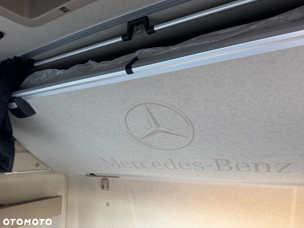 Mercedes-Benz 1851 - 21
