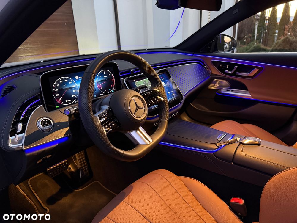Mercedes-Benz Klasa E 220 d mHEV AMG 9G-Tronic - 23