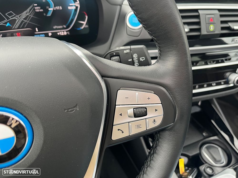 BMW iX3 Inspiring - 38