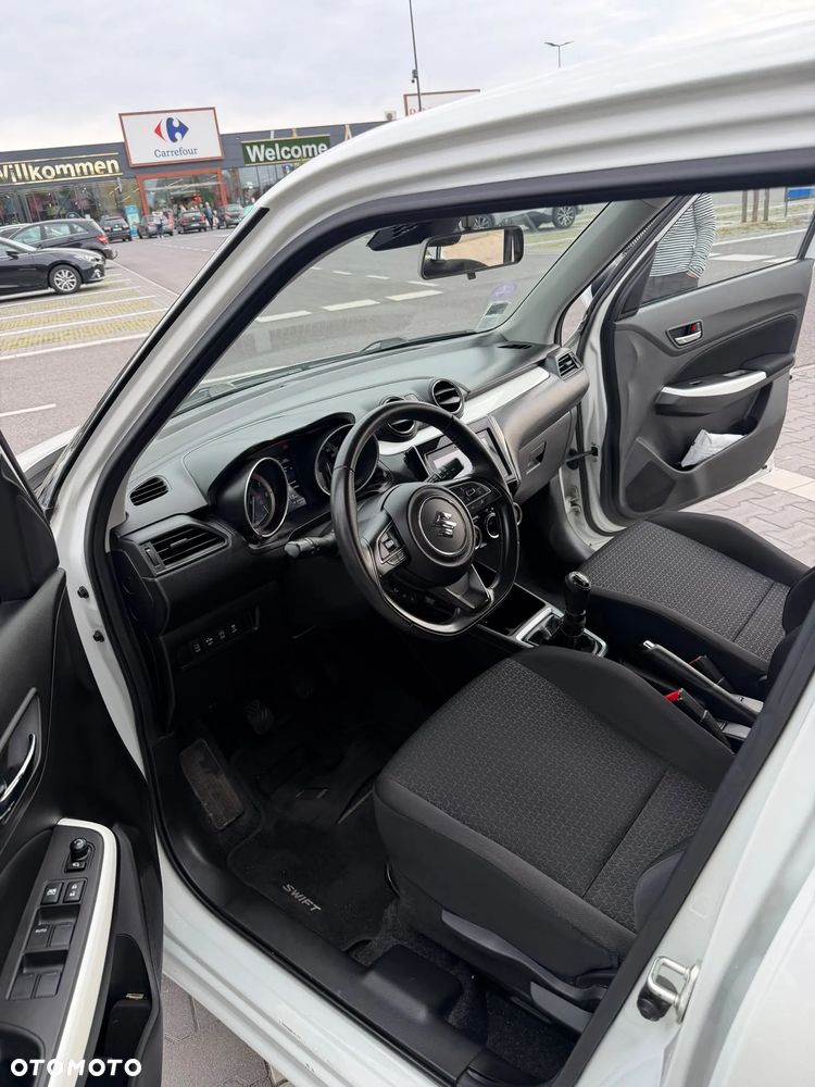 Suzuki Swift 1.2 SHVS Premium Plus - 9