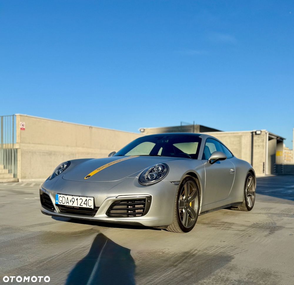 Porsche 911 Carrera 4S - 3