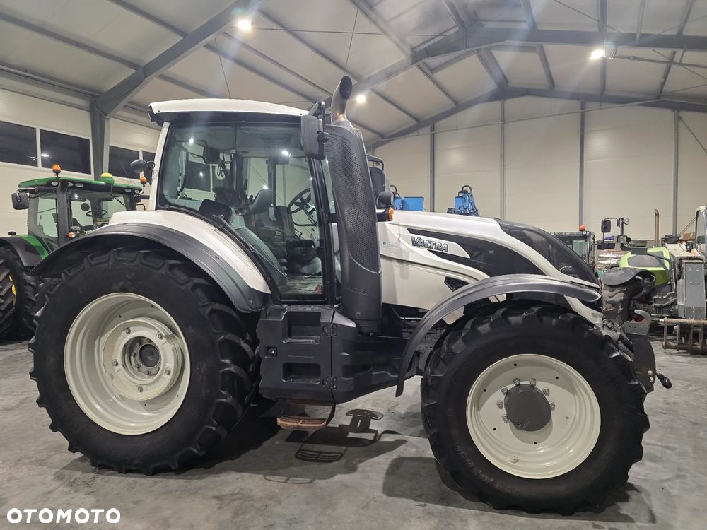 Valtra T 174S - 6