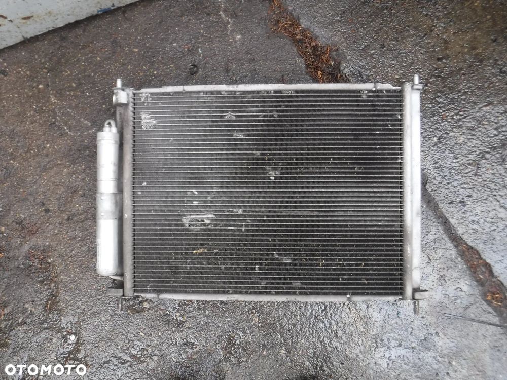 Renault Clio III 3 1.2 benz  chlodnica wody klimatyzacji 8200134606 - 1