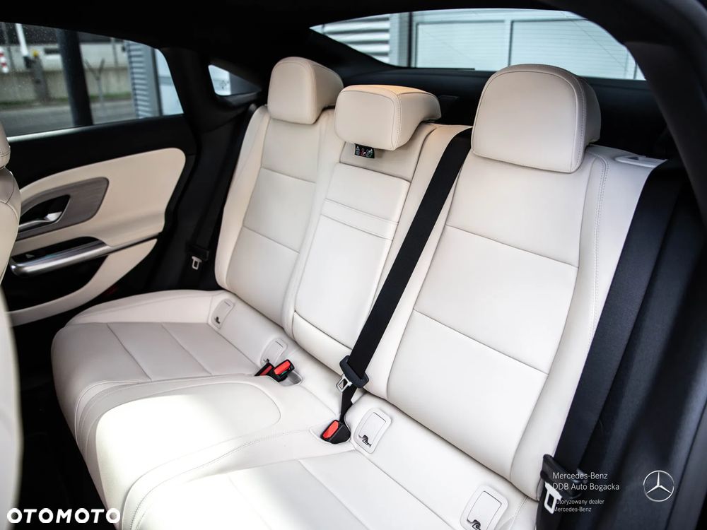 Mercedes-Benz CLA 220 mHEV 4-Matic 8G-DCT - 12