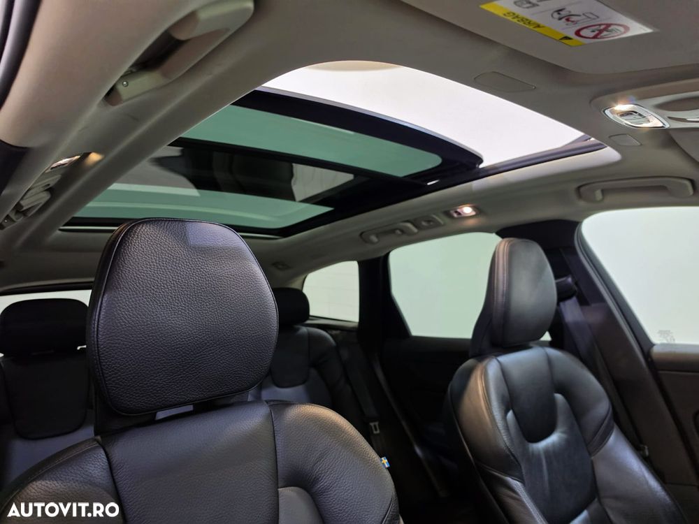 Volvo XC 60 T6 AWD Recharge Geartronic Inscription - 12