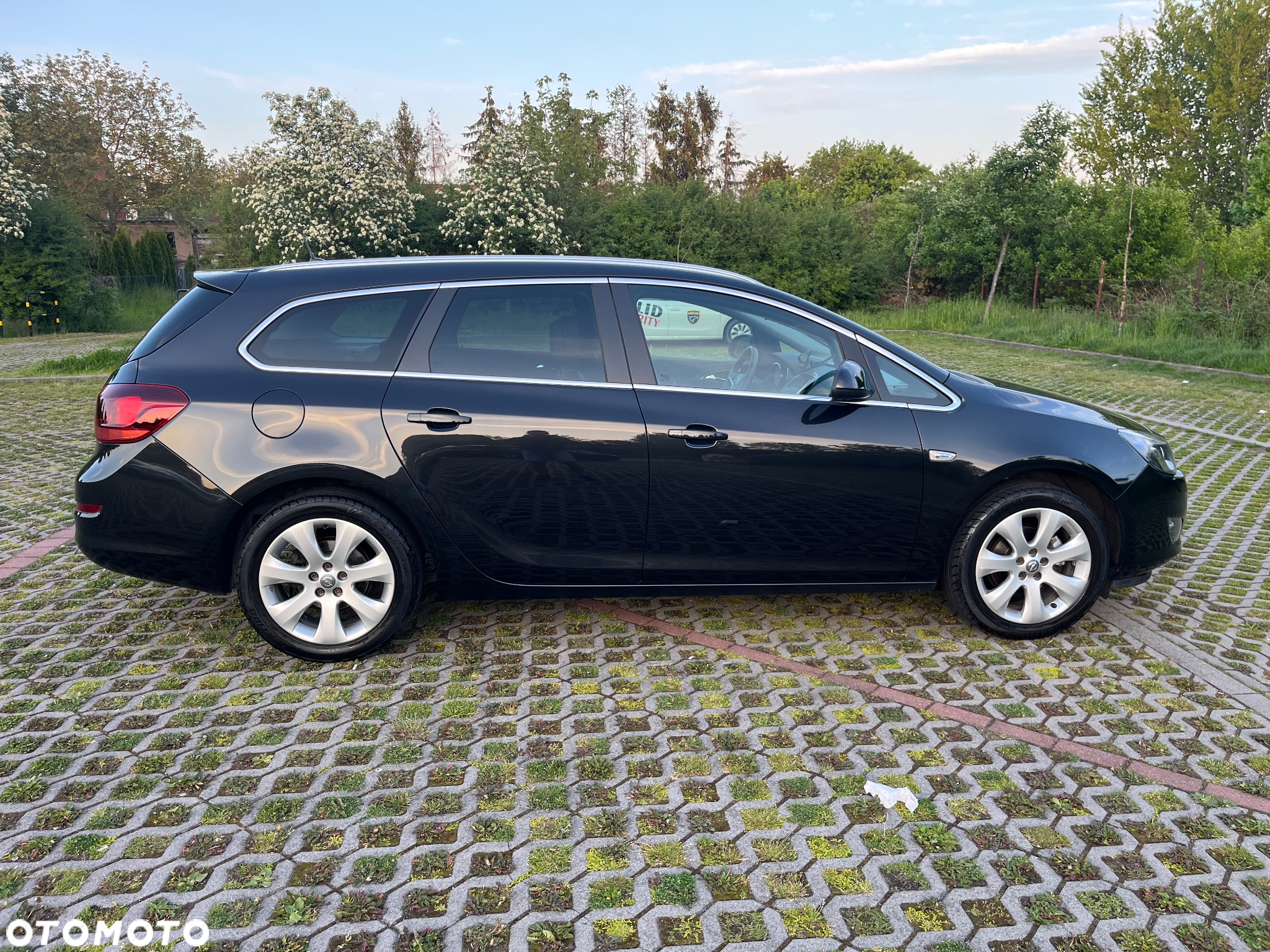 Opel Astra IV 1.4 T Enjoy - 2
