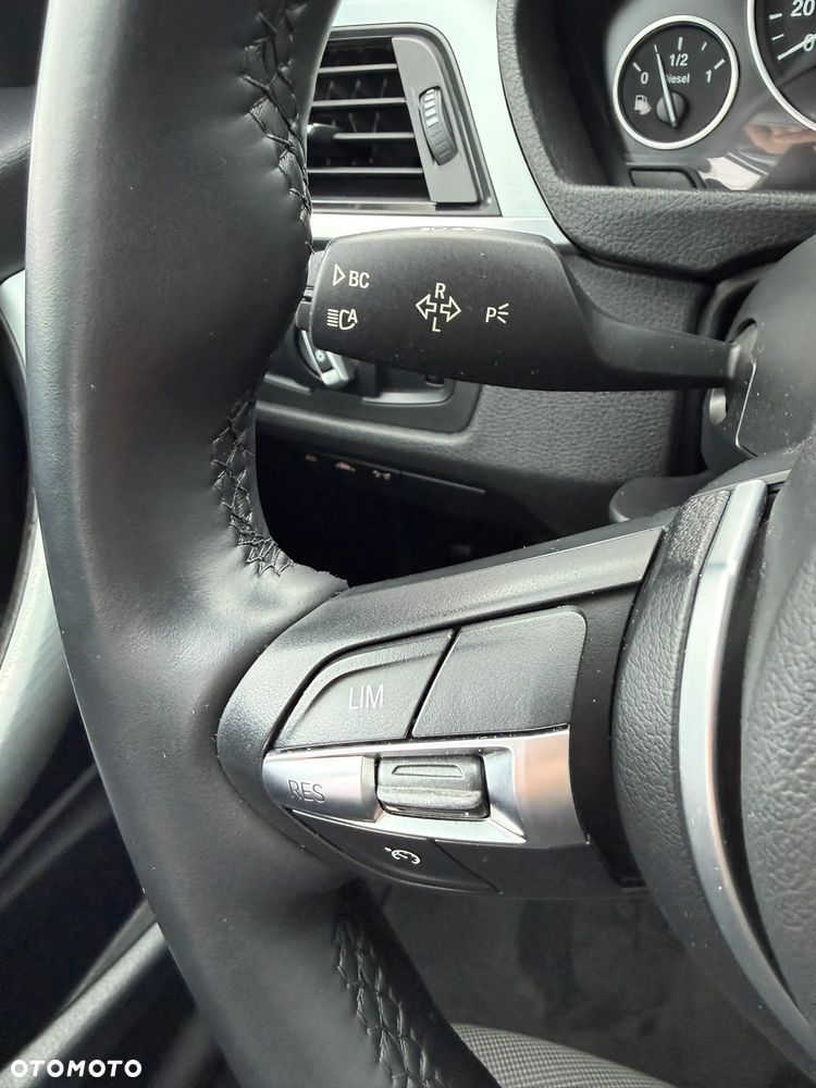 BMW Seria 3 320d xDrive Sport Line - 33