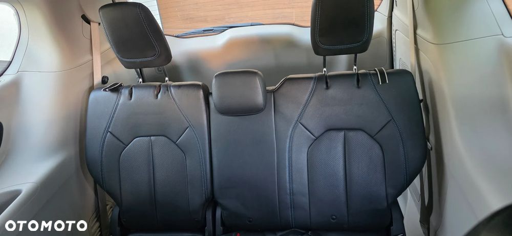 Chrysler Pacifica - 25