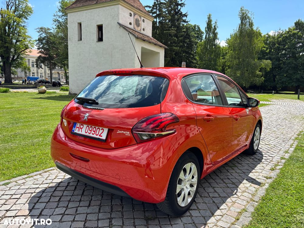 Peugeot 208 - 10