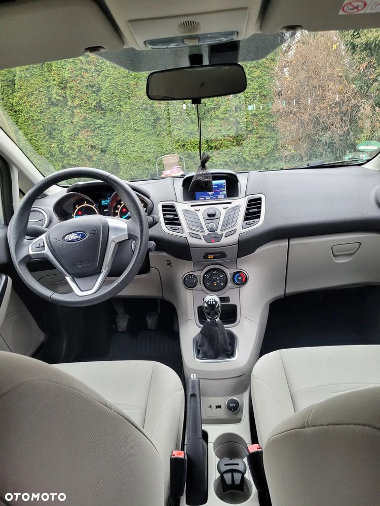 Ford Fiesta 1.6 TDCi SYNC Edition - 30