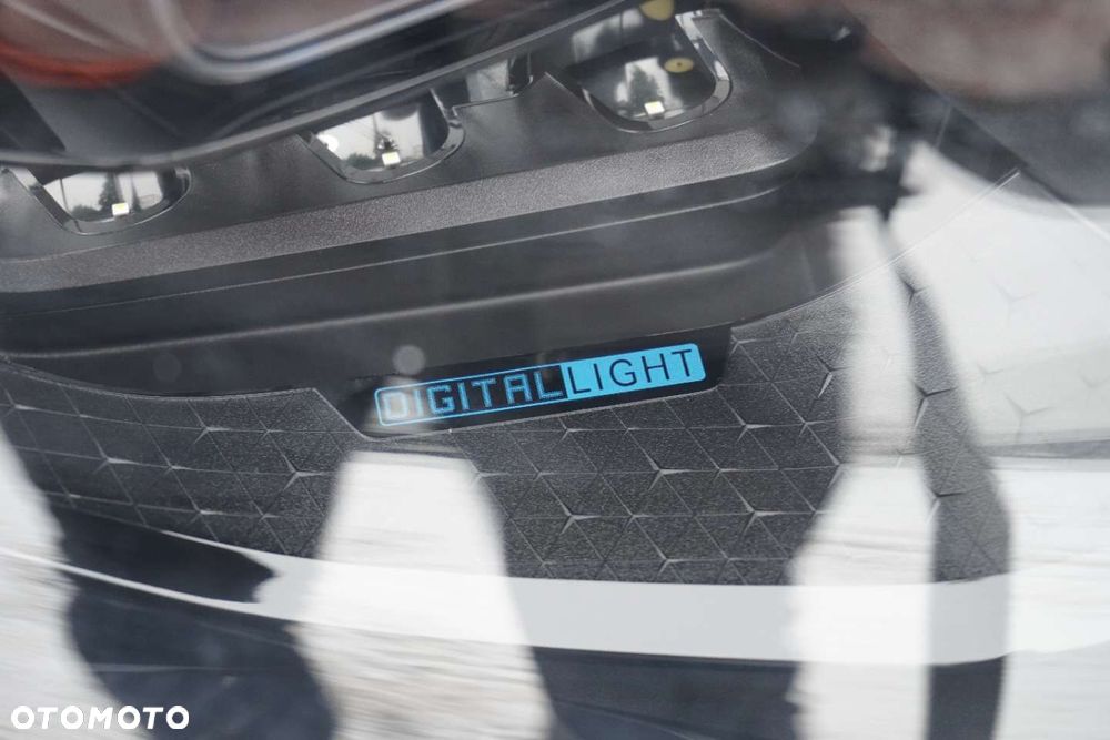 Mercedes-Benz EQS - 9