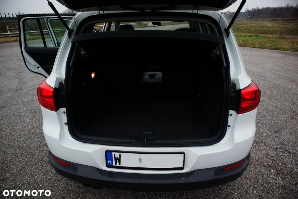 Volkswagen Tiguan 2.0 TDI DPF BlueMotion Technology Trend & Fun - 16