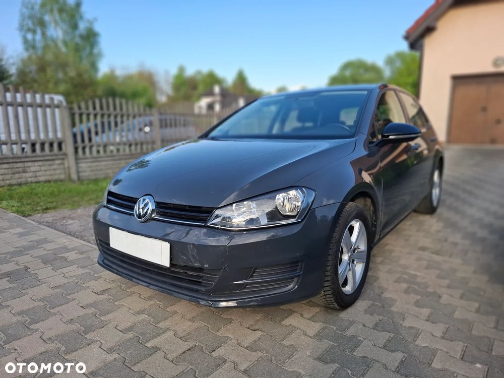 Volkswagen Golf - 1