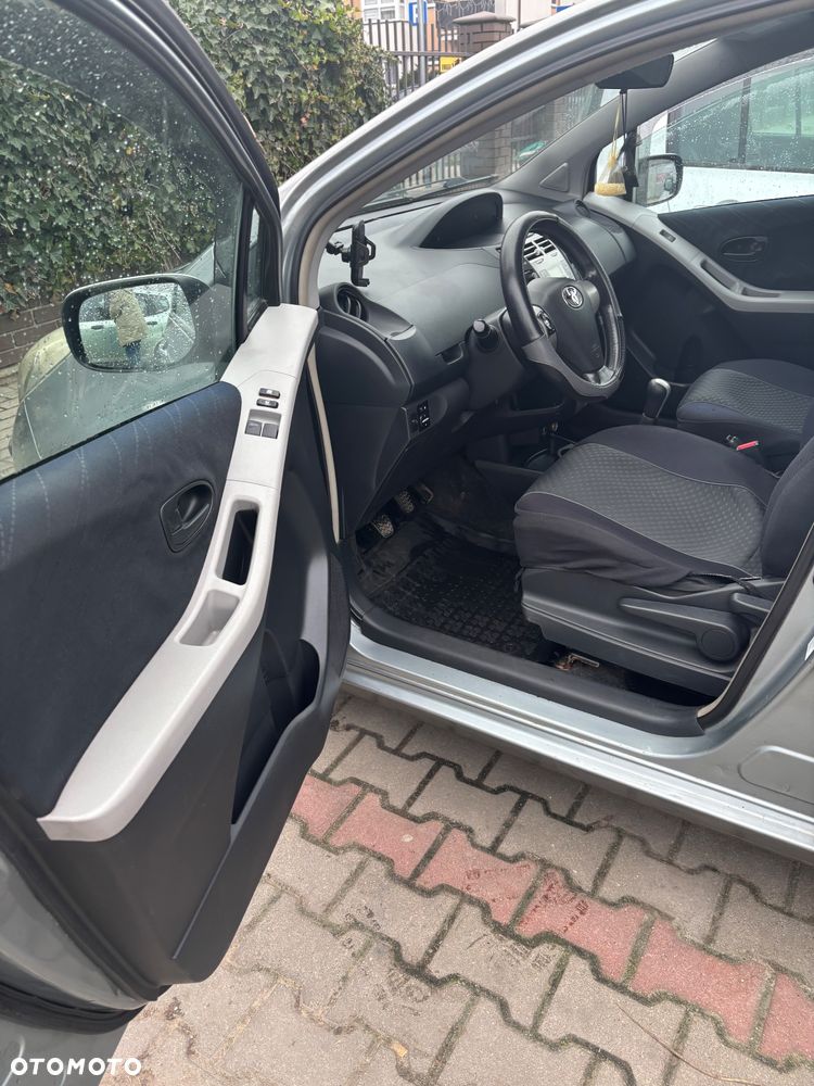 Toyota Yaris - 5