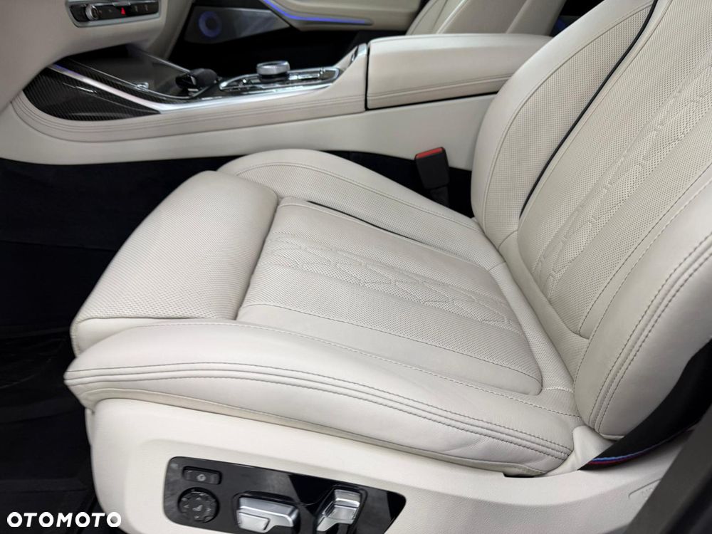 BMW X7 xDrive40d - 14