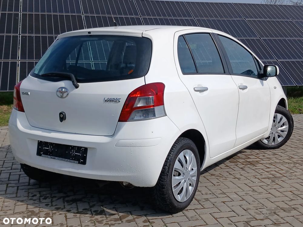 Toyota Yaris 1.33 VVT-i Executive - 13