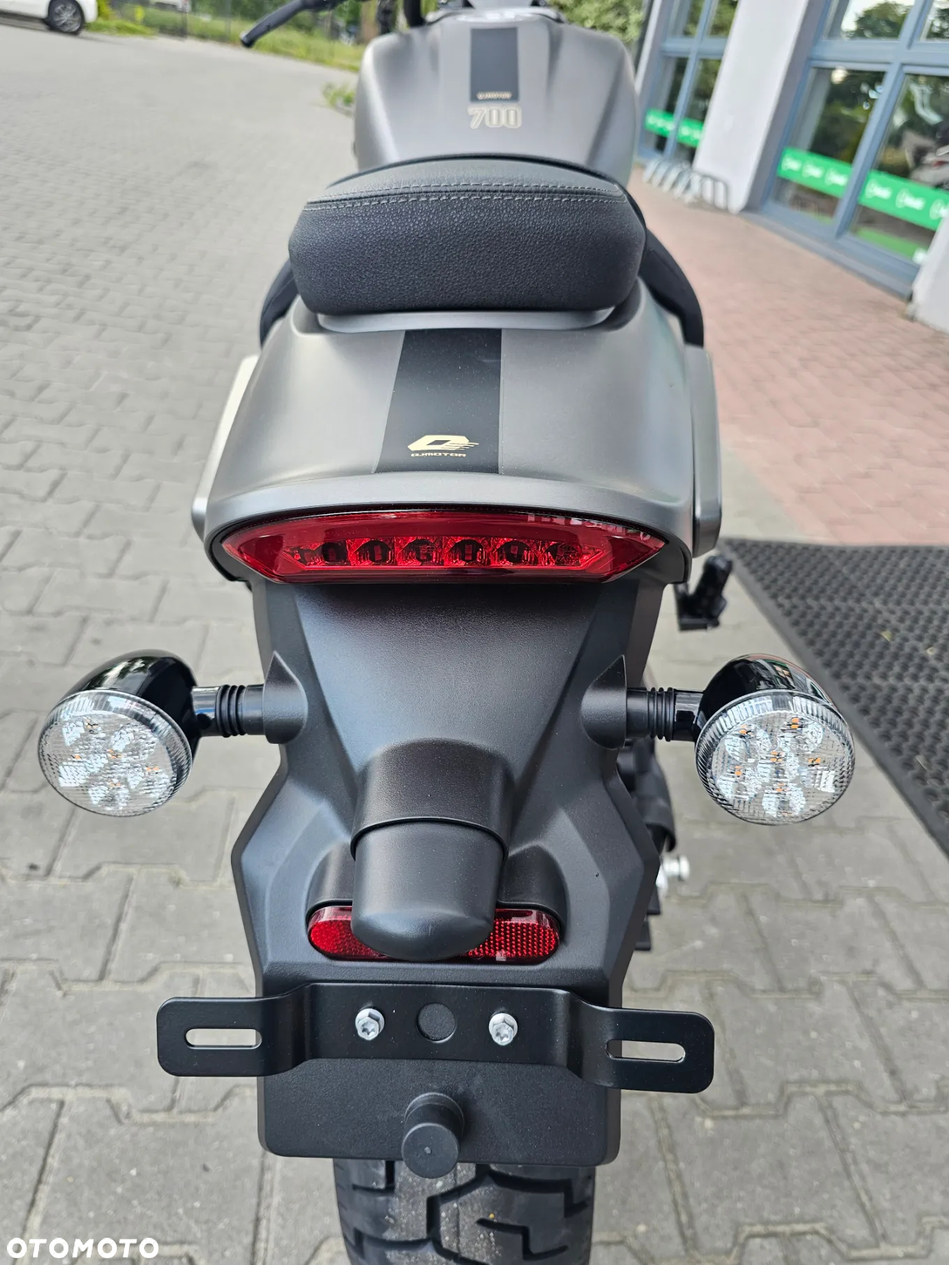 QJMOTOR SRV 700 - 9