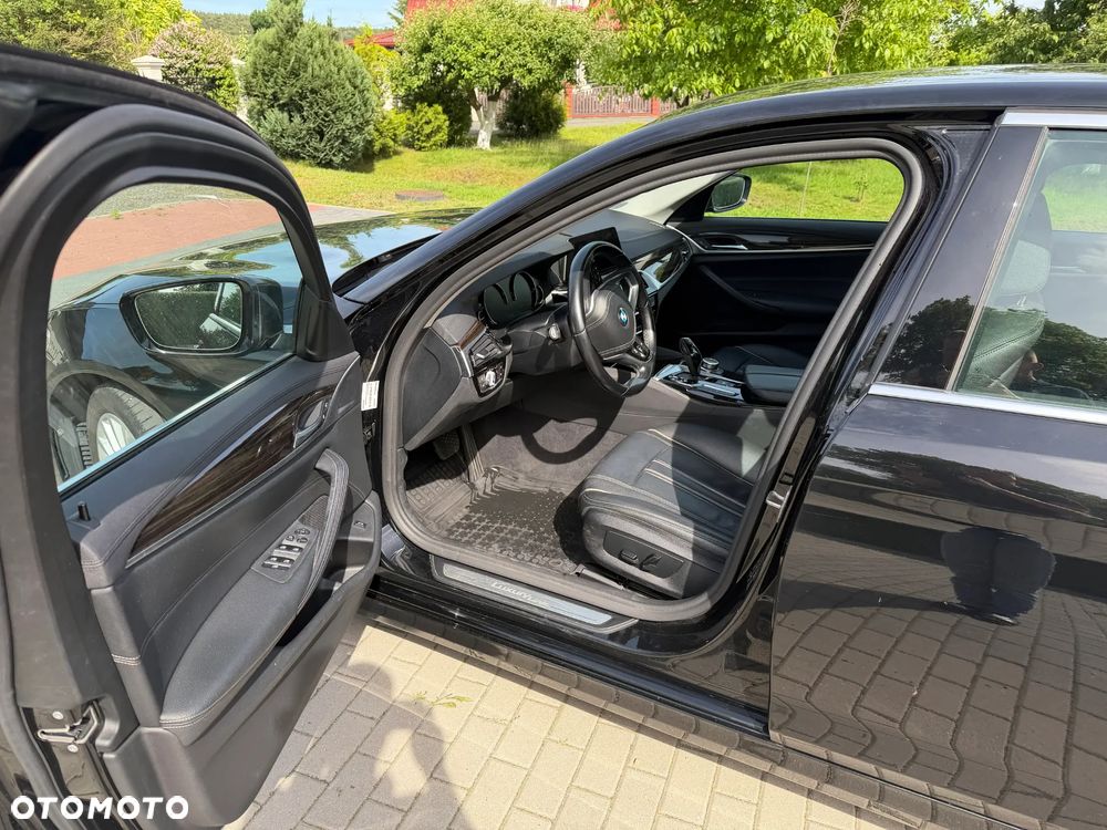 BMW Seria 5 520d xDrive Luxury Line - 7
