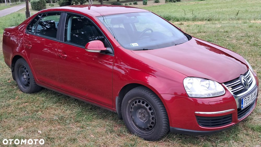 Volkswagen Jetta 1.6 FSI Trendline - 3