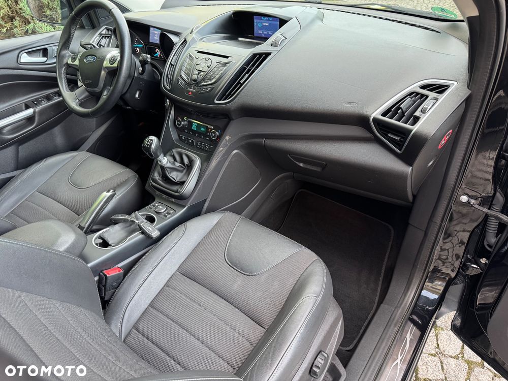 Ford Kuga 2.0 TDCi 4x4 Titanium - 27