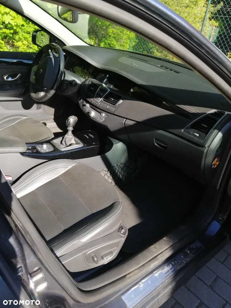 Renault Laguna 2.0 dCi Initiale - 10