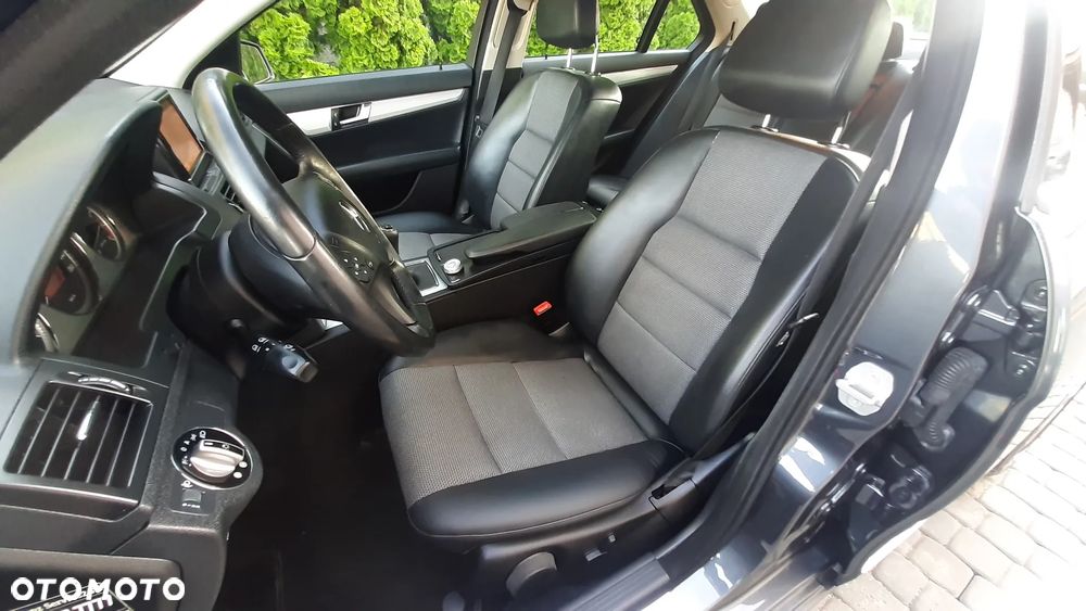 Mercedes-Benz Klasa C 180 Kompressor BlueEFFICIENCY Avantgarde - 26