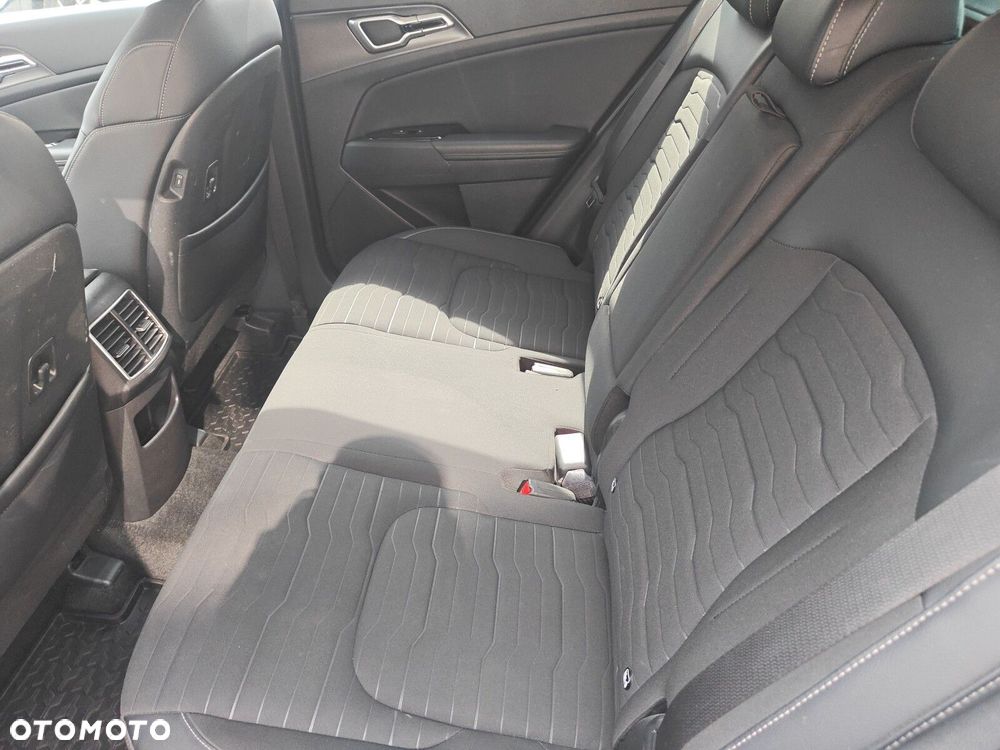 Kia Sportage 1.6 T-GDI HEV Business Line 2WD - 16