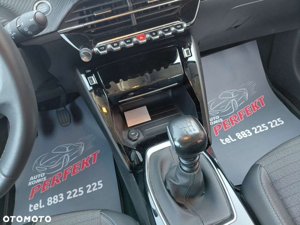 Peugeot 208 - 21