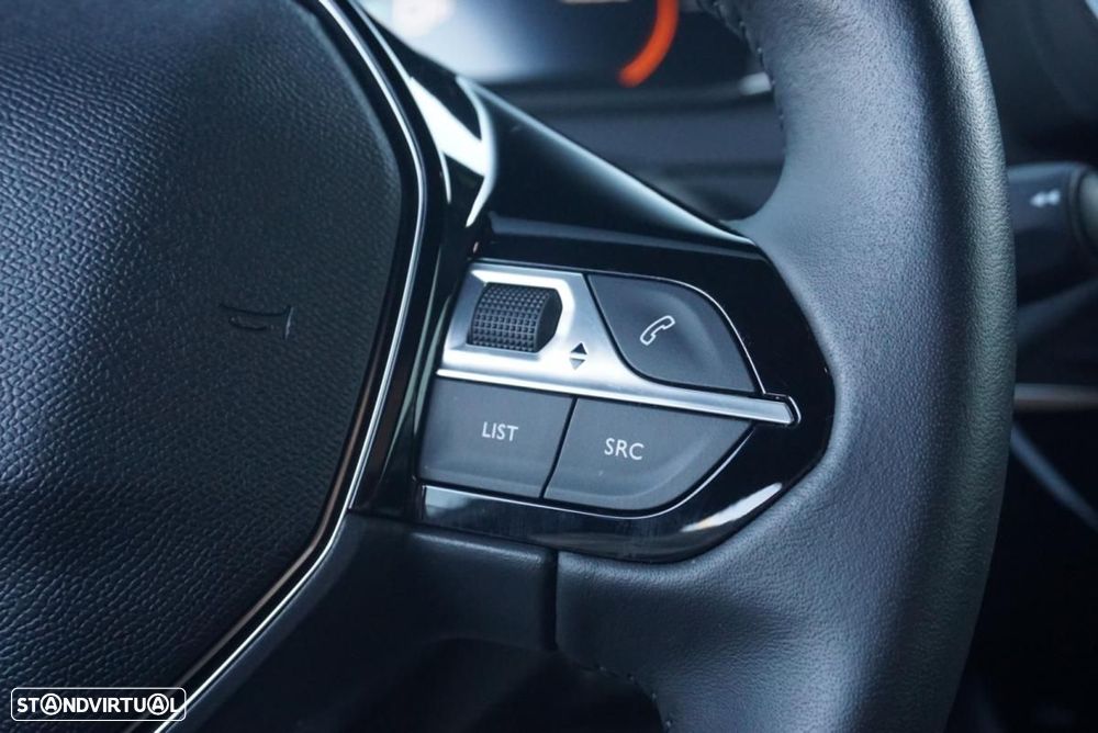 Peugeot e-2008 54 kWh Allure - 22