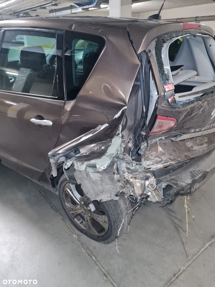 Renault Scenic 1.5 dCi Emotion - 17