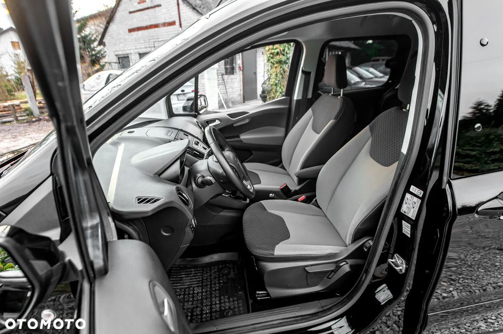 Ford Tourneo Courier 1.0 EcoBoost S&S Titanium - 17