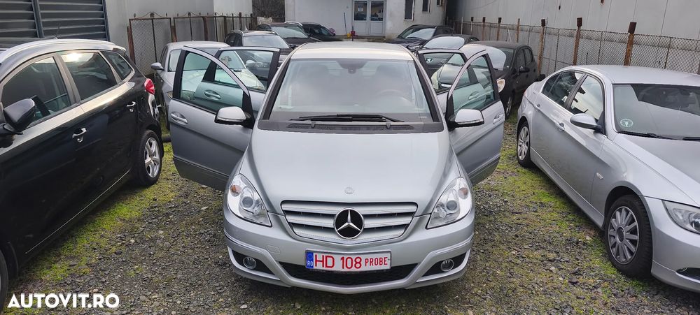 Mercedes-Benz B - 16