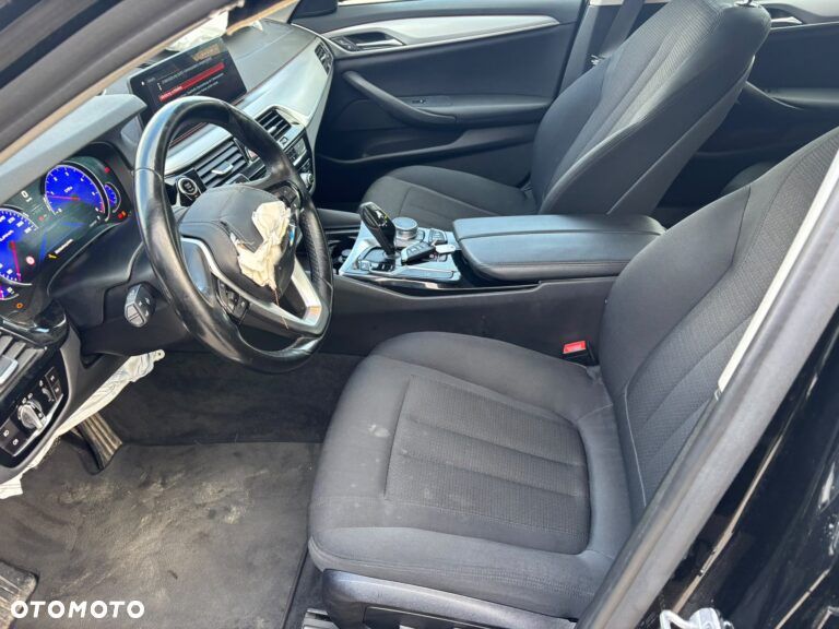 BMW Seria 5 530d Sport Line - 12