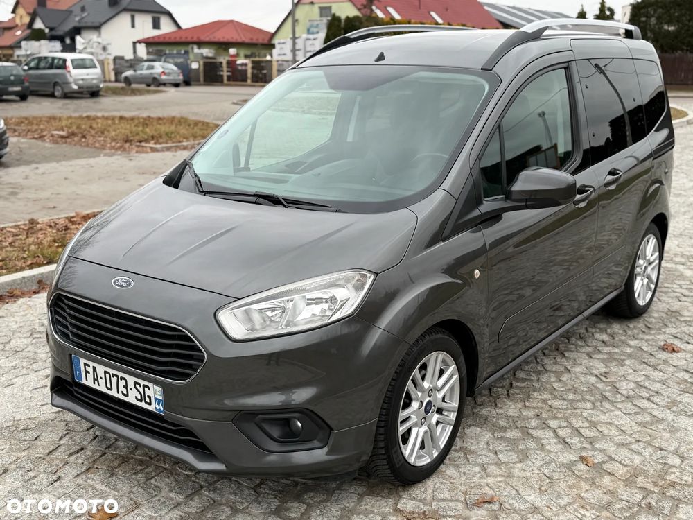 Ford Tourneo Courier 1.0 EcoBoost S&S Titanium - 6