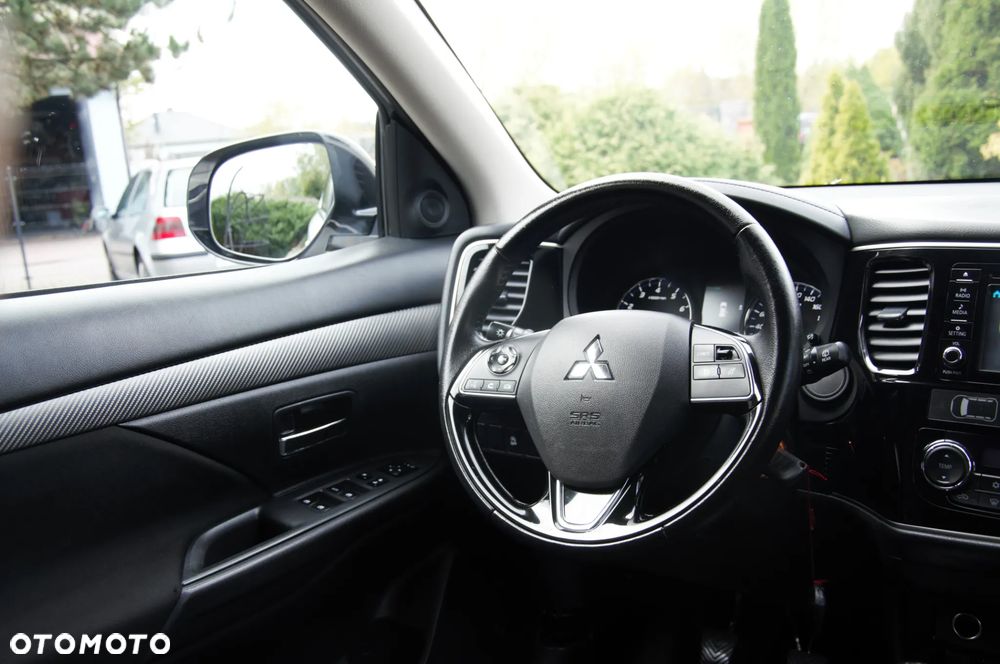 Mitsubishi Outlander 2.0 2WD Diamant - 30