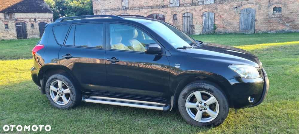 Toyota RAV4 - 8