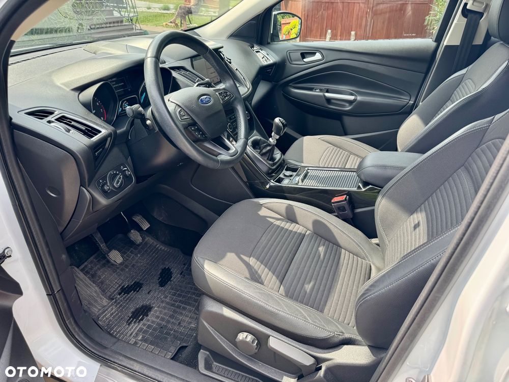 Ford Kuga - 13