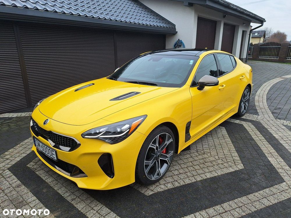 Kia Stinger - 1