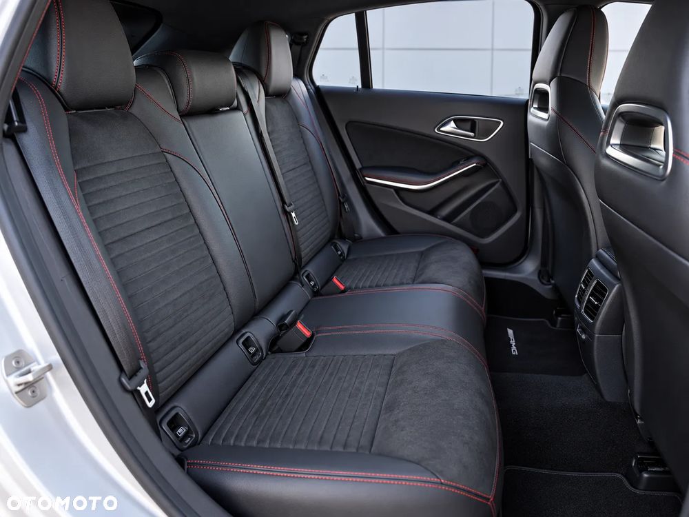 Mercedes-Benz CLA 220 4-Matic - 15