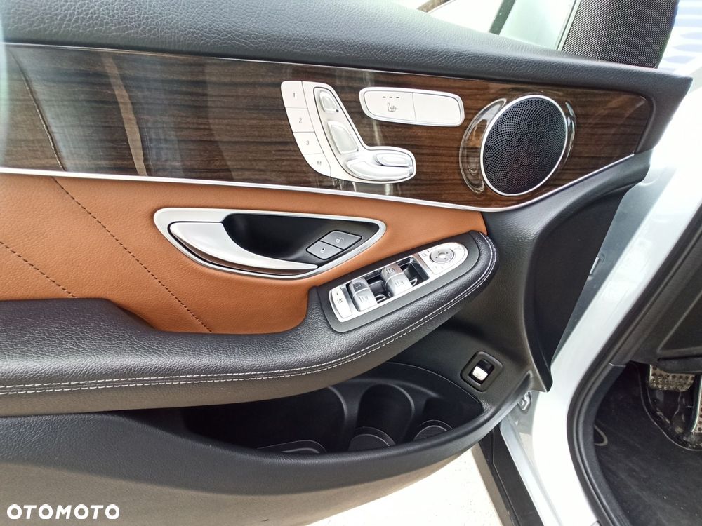 Mercedes-Benz GLC - 23